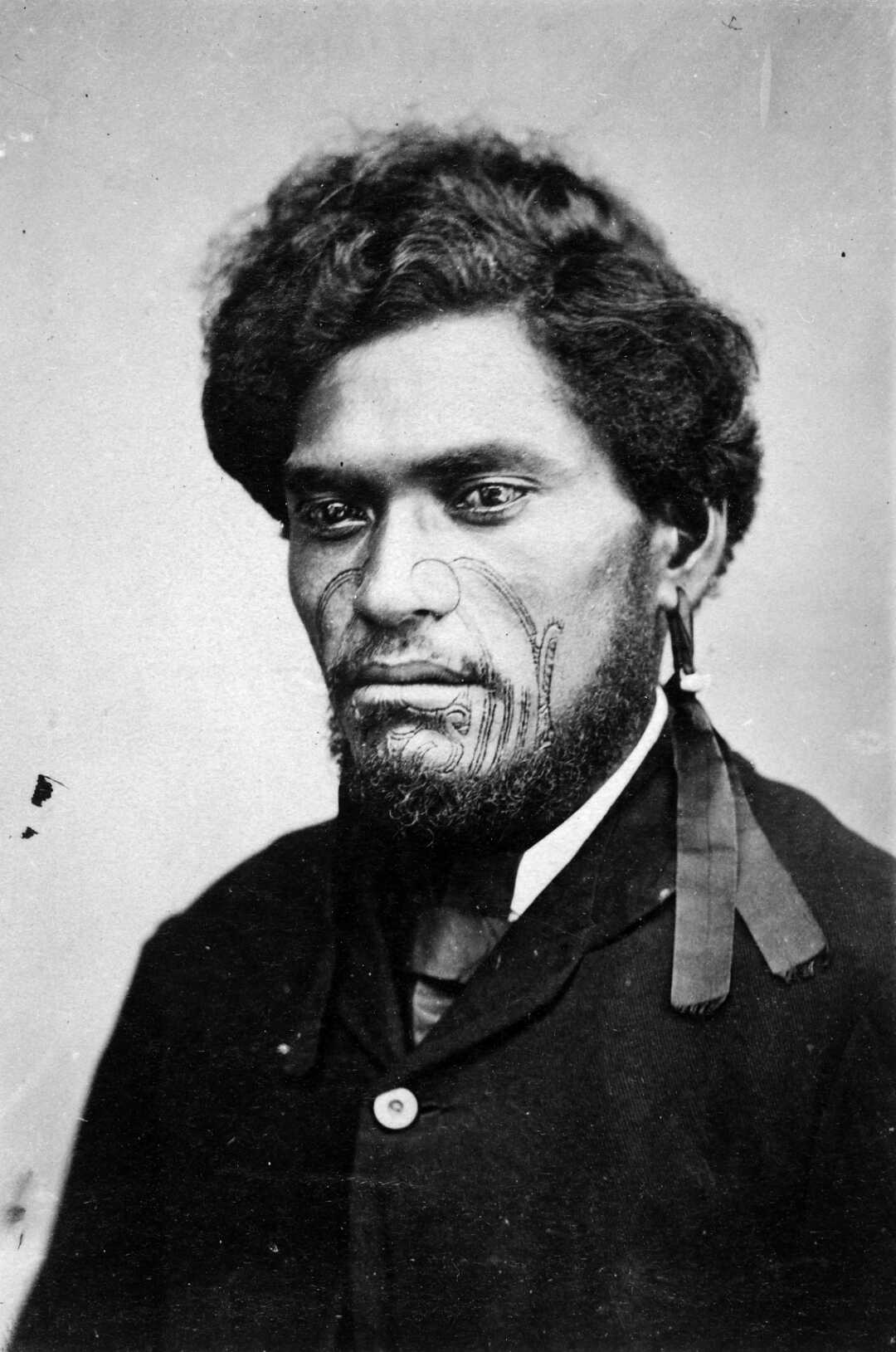 Unidentified Maori man with a moko. Reference Number.PA1-o-423-14-6 — Māori facial tattoo